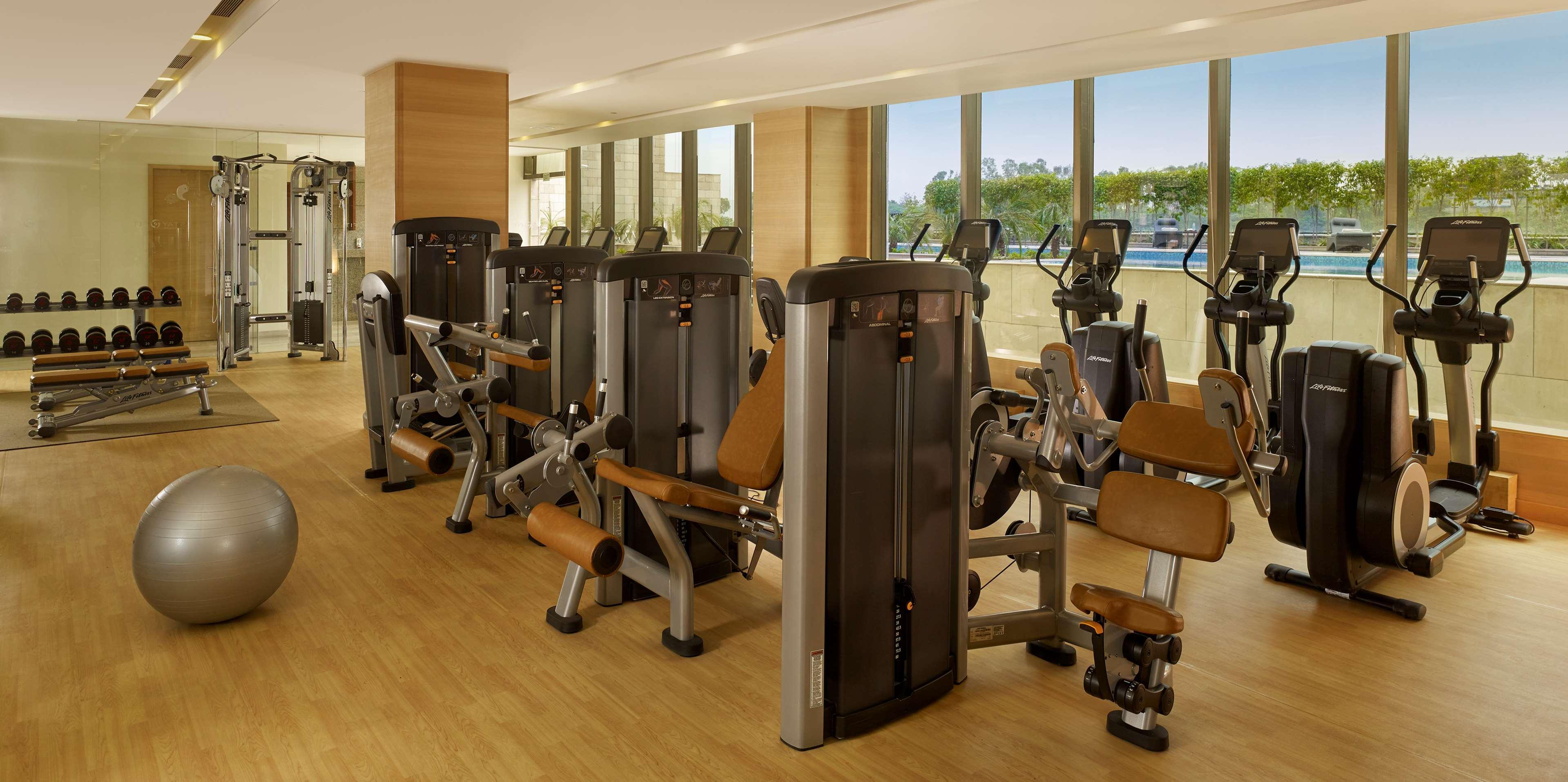 하얏트 리젠시 찬디가르 Chandīgarh 외부 사진 The gym at the Westin