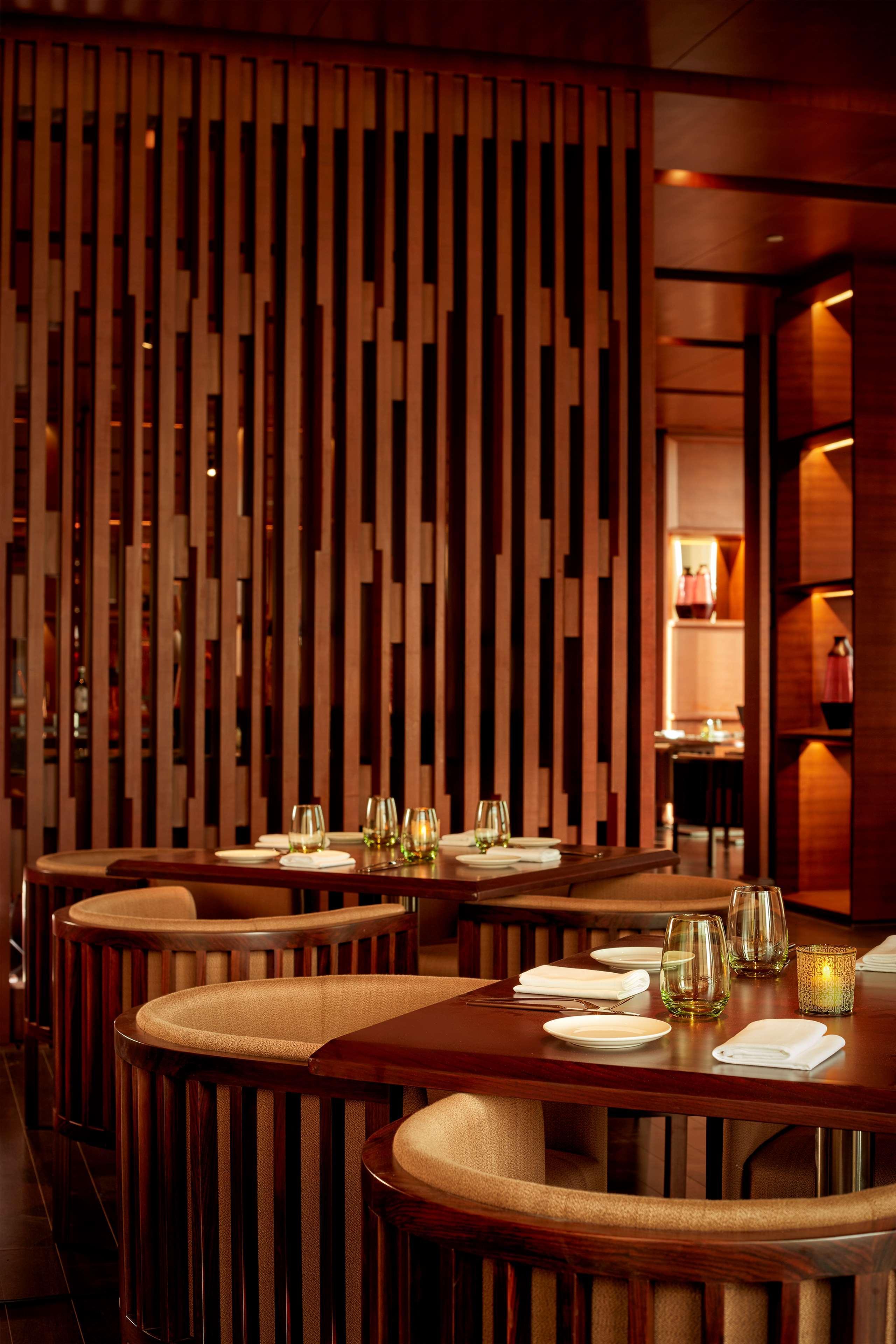 하얏트 리젠시 찬디가르 Chandīgarh 외부 사진 Interior of the restaurant